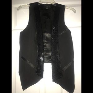 Black vest with sequence